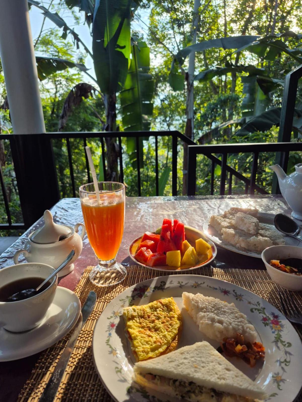 The Bliss Homestay Ella Bagian luar foto